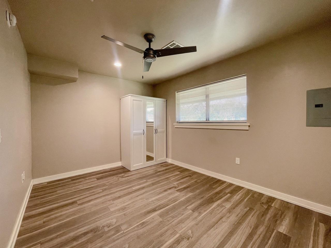 The Vic - East - Photo 5 of 12