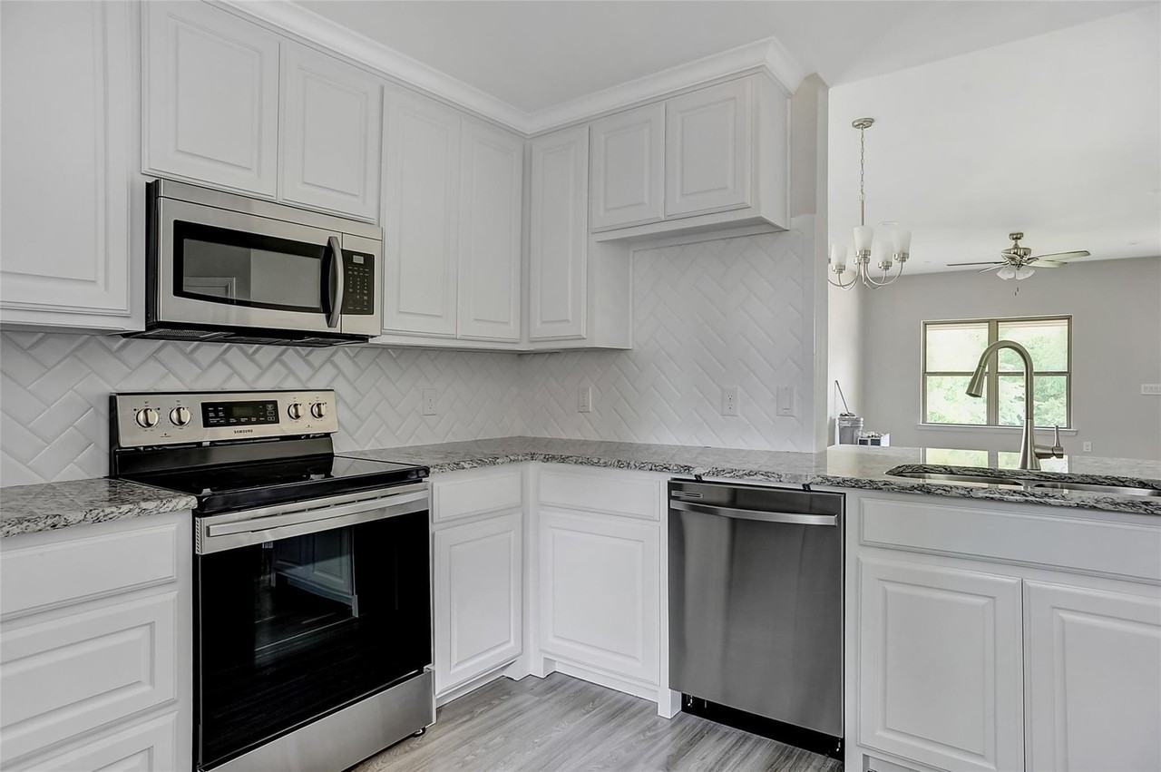 1100 West Day Street, Denison 75020 - Photo 3 of 26