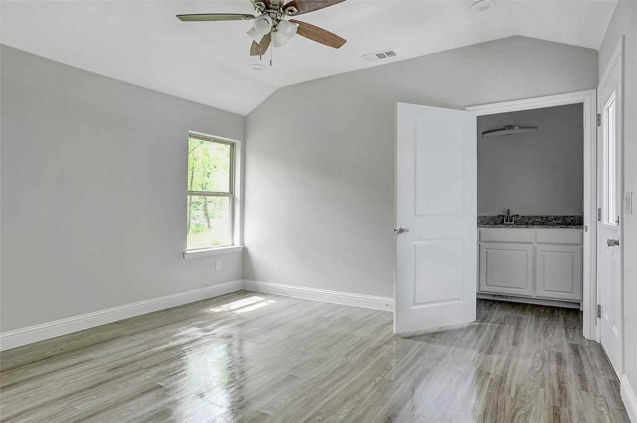 1100 West Day Street, Denison 75020 - Photo 6 of 26