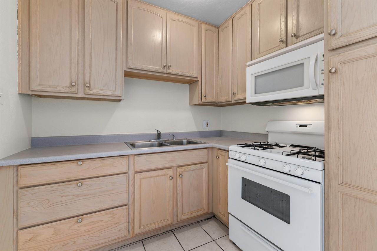 151 South Myers Street - Photo 3 of 8