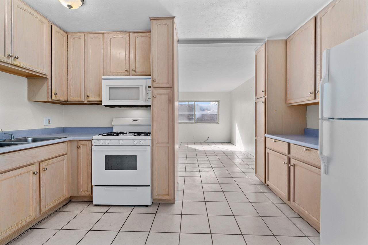 151 South Myers Street - Photo 6 of 8