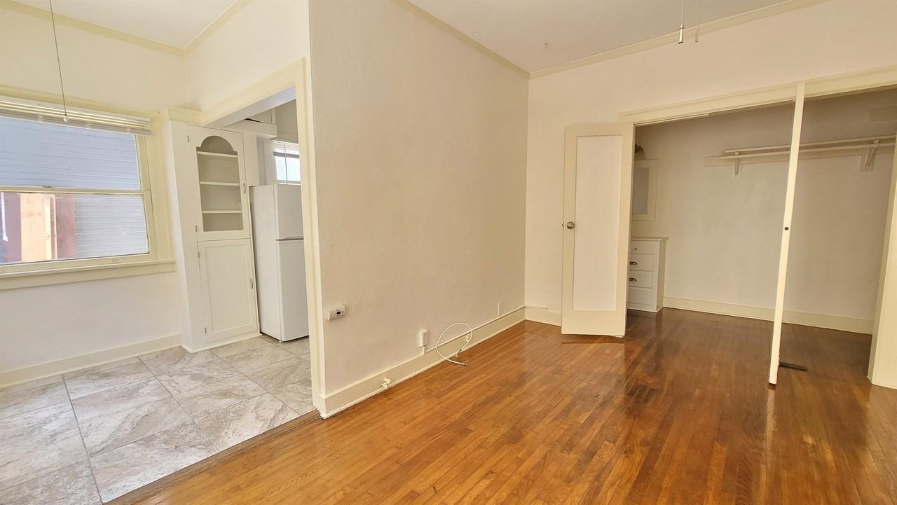 1040 E. Appleton St. - Photo 2 of 9