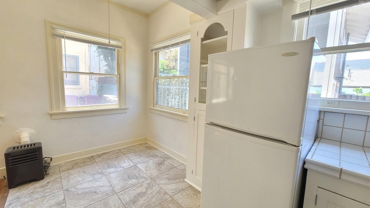 1040 E. Appleton St. - Photo 5 of 9