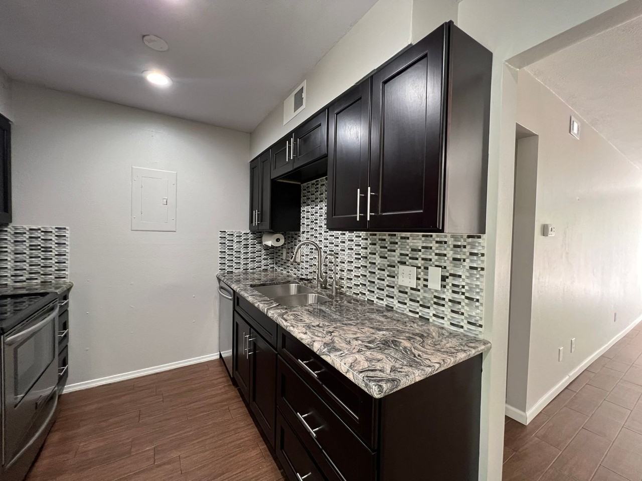 4004 Ridglea Country Club Dr #203 - Photo 2 of 19