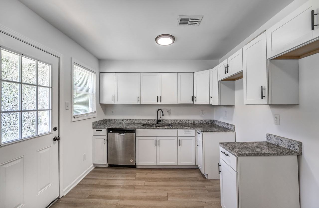 774 Frayser Dr - Photo 3 of 17