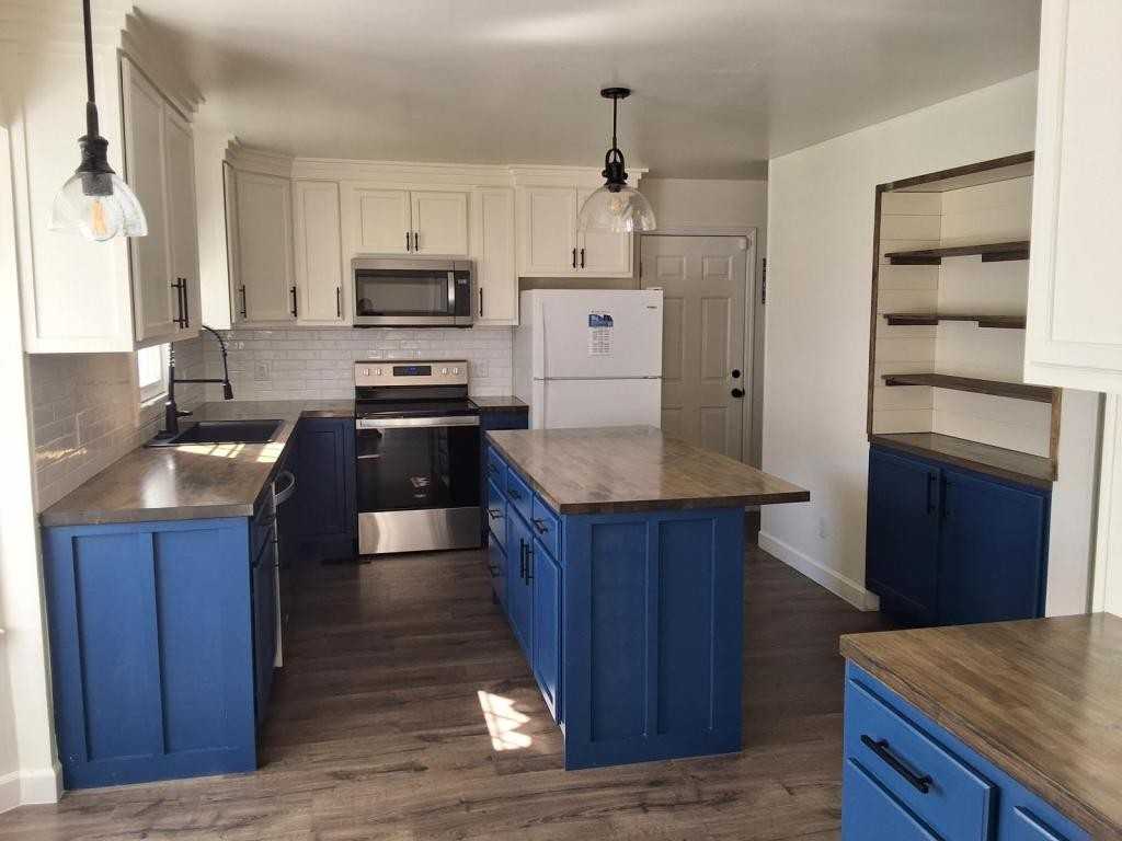 7620 Hammersley Rd - Photo 3 of 18
