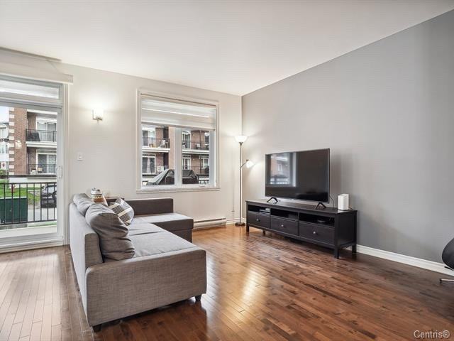 2137 Boul Thimens - Photo 3 of 13