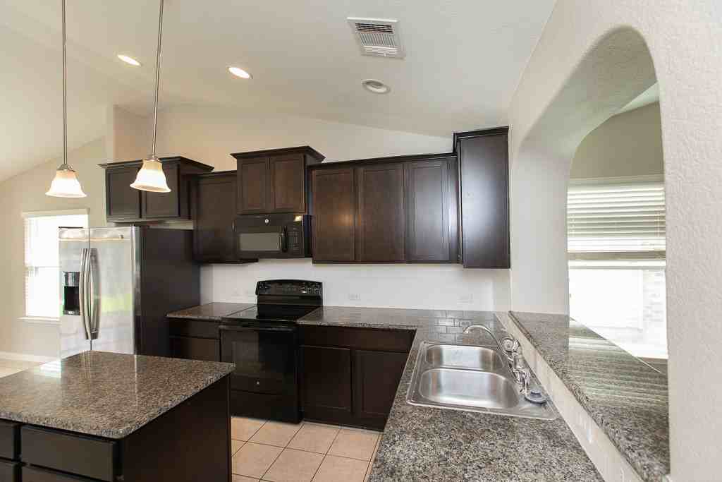18425 Friendship Hill Dr - Photo 2 of 49