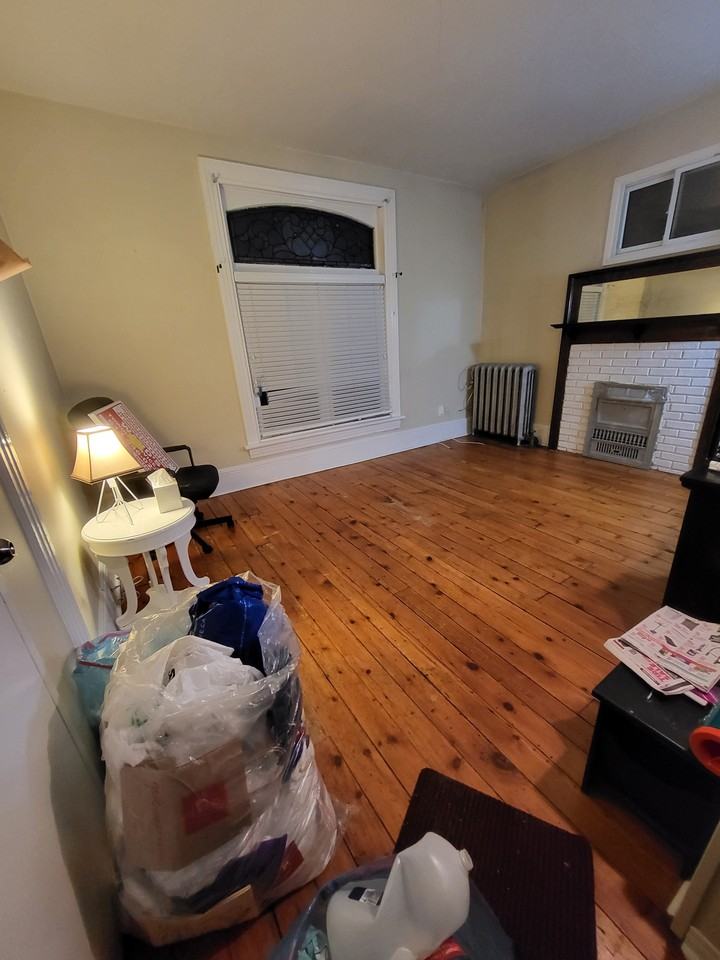 Barrie St & Clergy St W #ONE - Photo 3 of 13