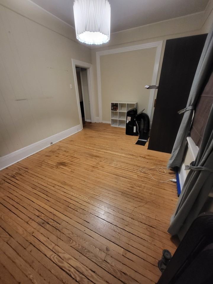 Barrie St & Clergy St W #ONE - Photo 5 of 13