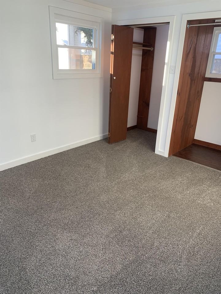 1608 16th Ave - Photo 2 of 5