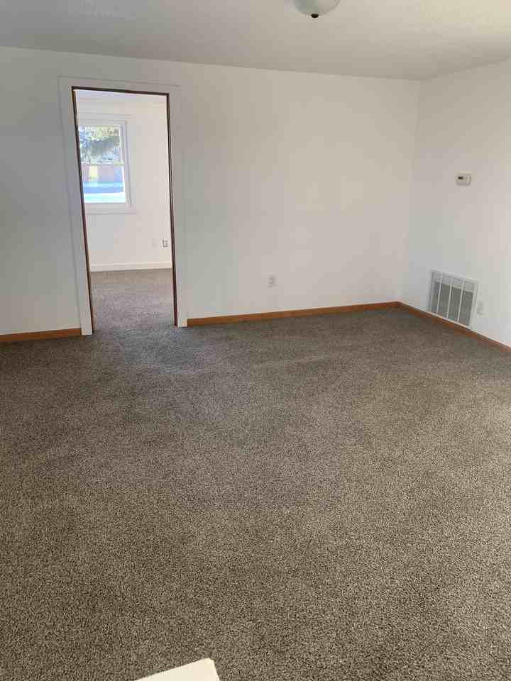 1608 16th Ave - Photo 3 of 5