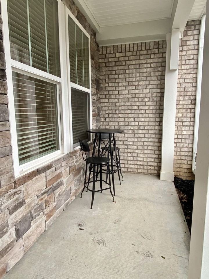 1021 Livingstone Ln - Photo 3 of 32