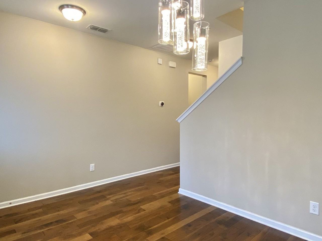 1021 Livingstone Ln - Photo 6 of 32