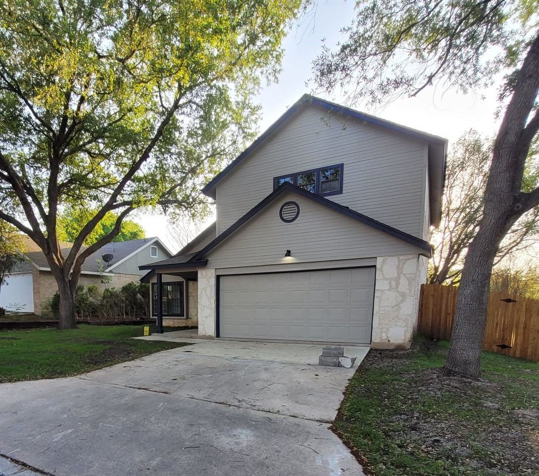 14623 Highland Rdg - Photo 3 of 42