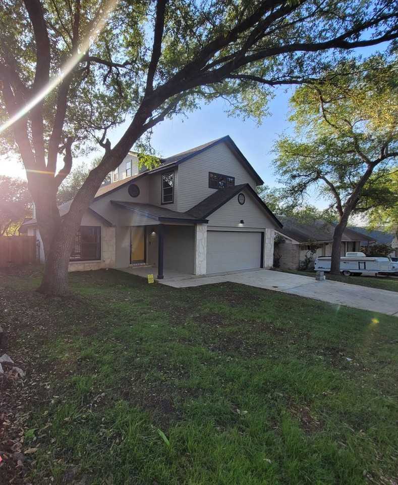 14623 Highland Rdg - Photo 4 of 42