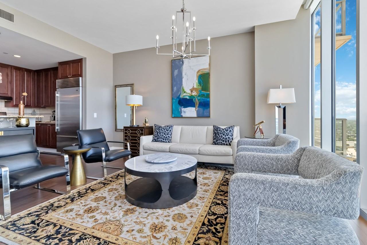 610 E Market St #2915 - Photo 3 of 34