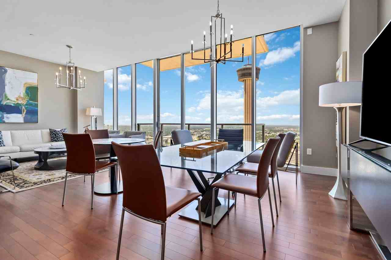 610 E Market St #2915 - Photo 6 of 34