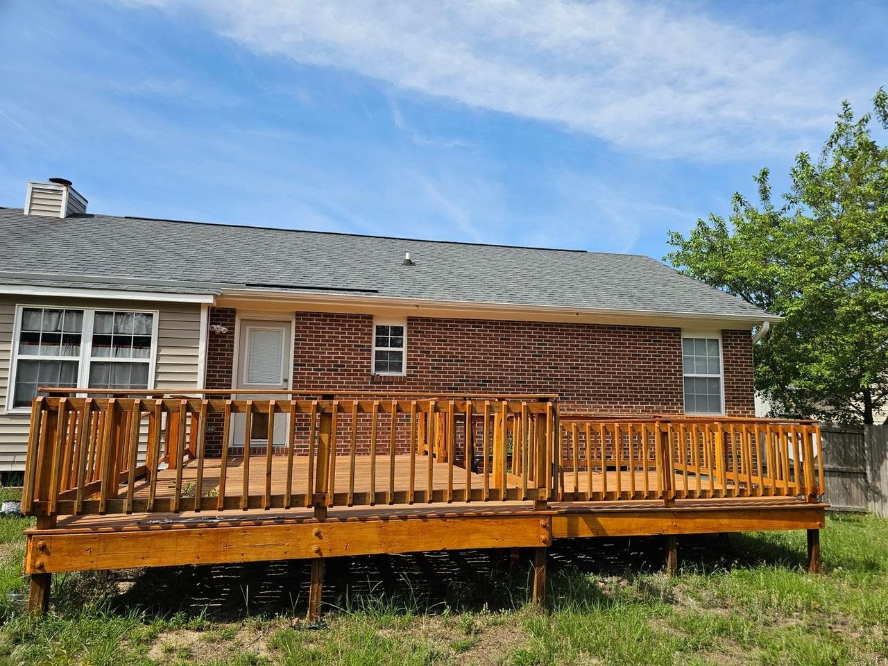 1049 Alexwood Dr - Photo 2 of 21