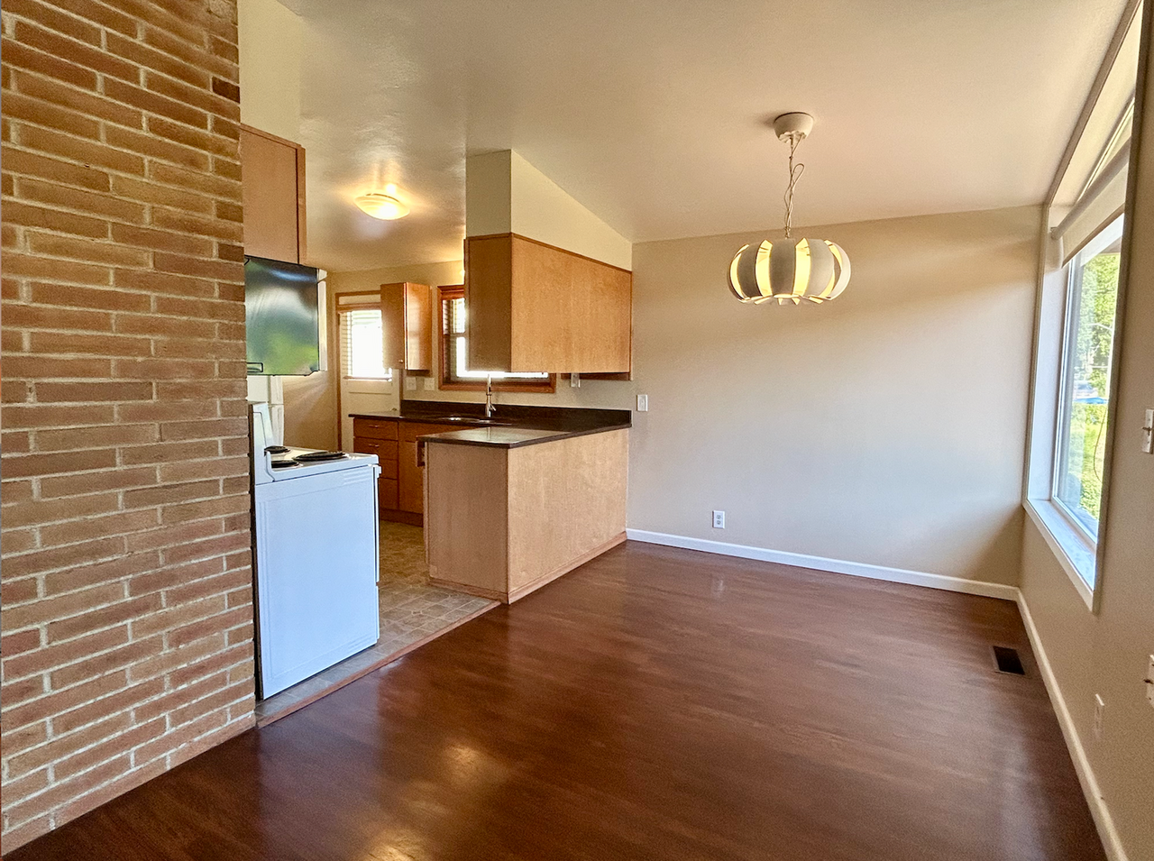 5710 S Norfolk St - Photo 4 of 21