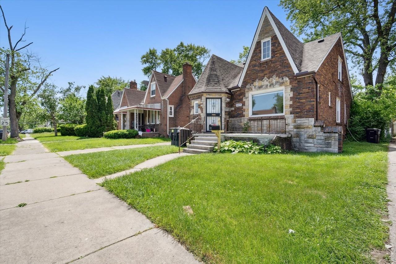 14859 Hubbell St - Photo 2 of 26