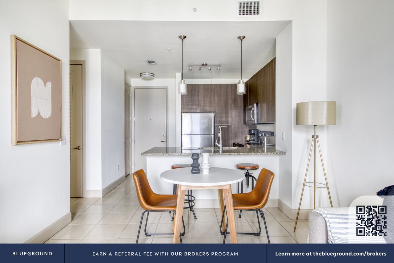 8800 Doral Boulevard - Photo 5 of 48