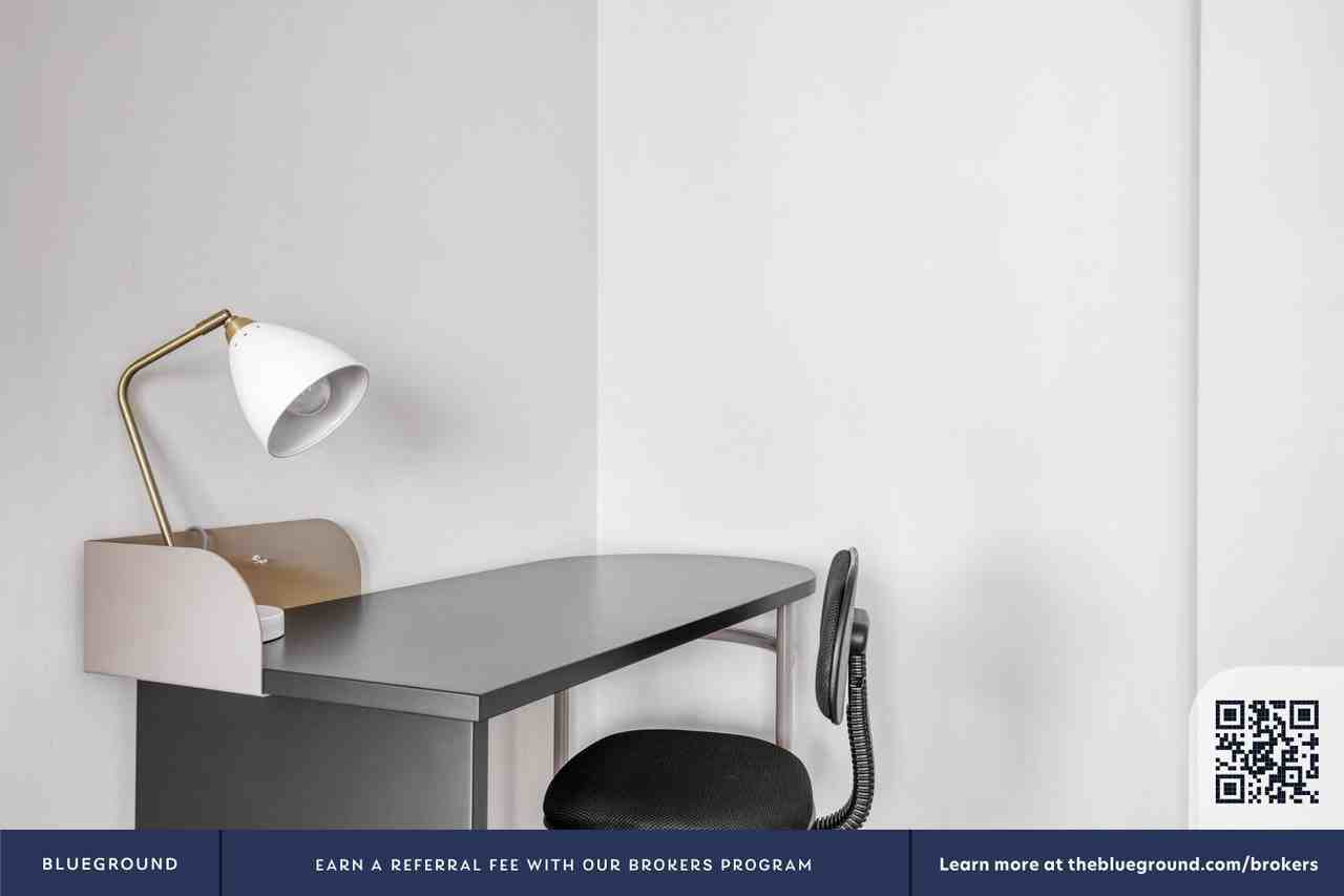 5405 Tuckerman Lane - Photo 4 of 40