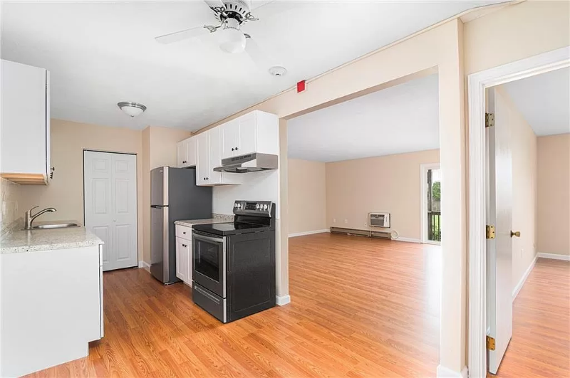 1560 Douglas Ave #75