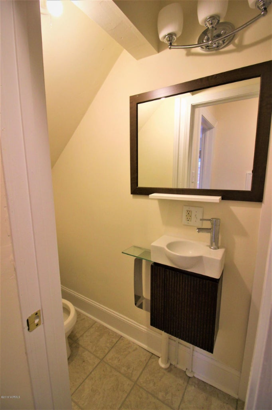 505 S Oak St - Photo 5 of 16