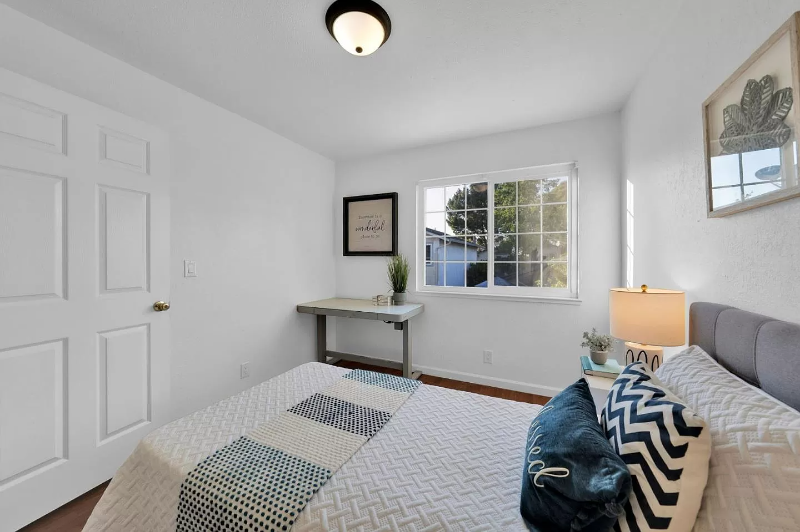 2525 Home Crest Dr - Photo 2 of 12