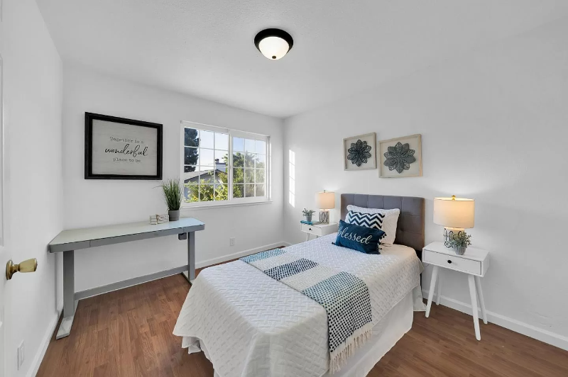 2525 Home Crest Dr - Photo 3 of 12