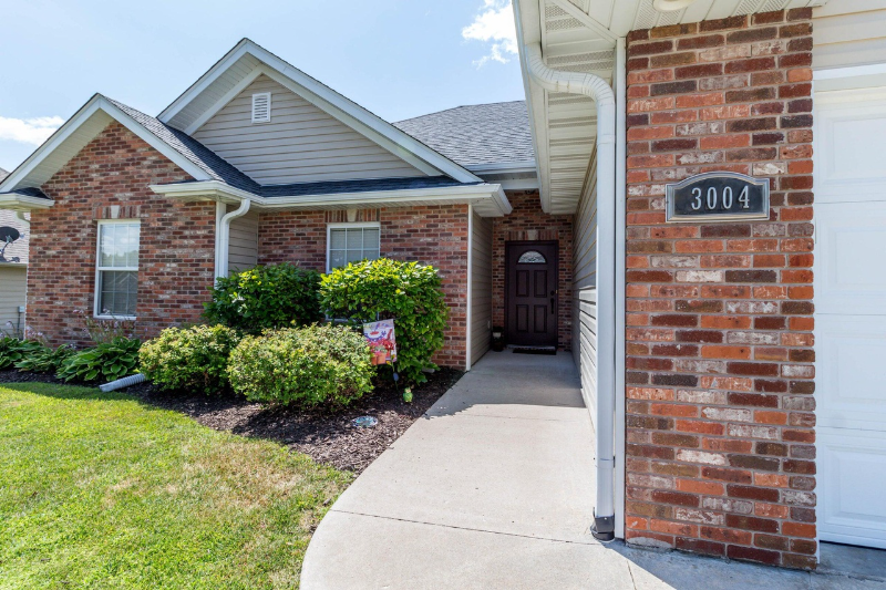 3004 Ballard Mill Dr - Photo 2 of 9