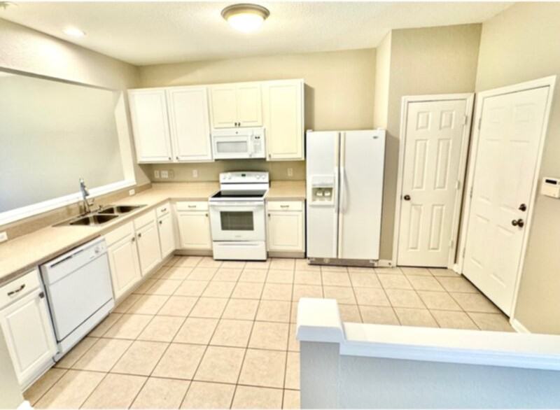 620 Shropshire Loop - Photo 2 of 26