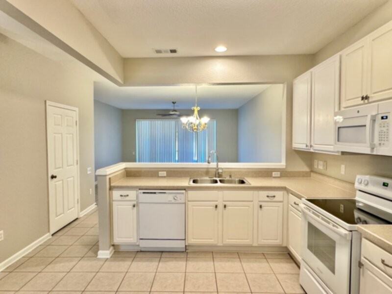 620 Shropshire Loop - Photo 3 of 26