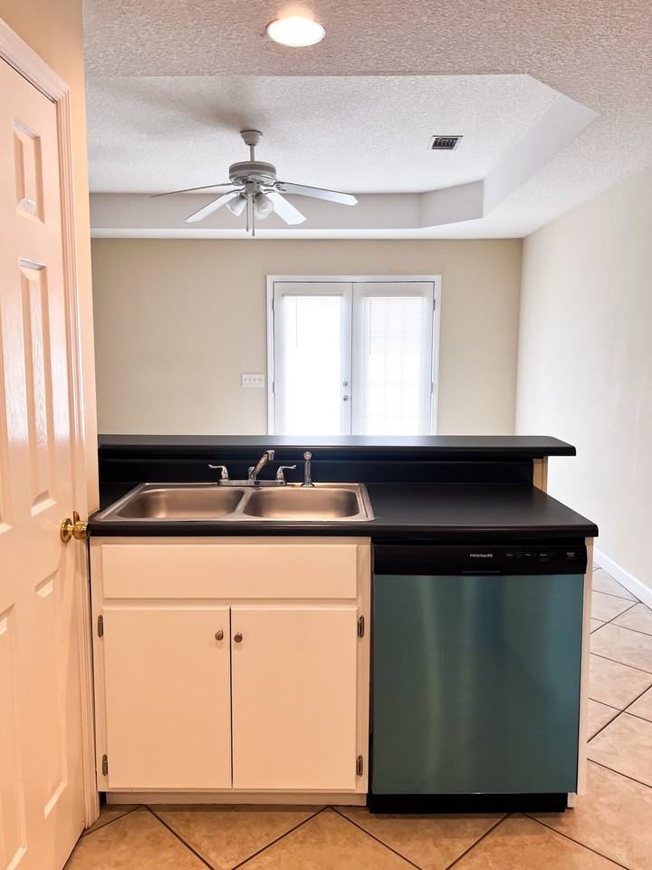 252 Windridge Dr #252 - Photo 4 of 17