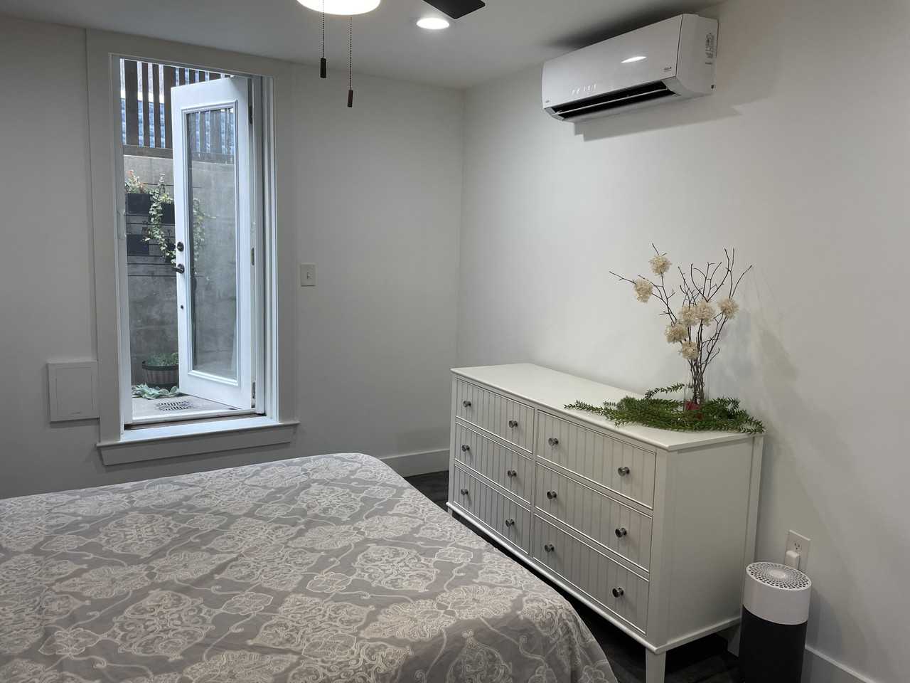 2308 Shannon Pl Se #2 - Photo 3 of 15