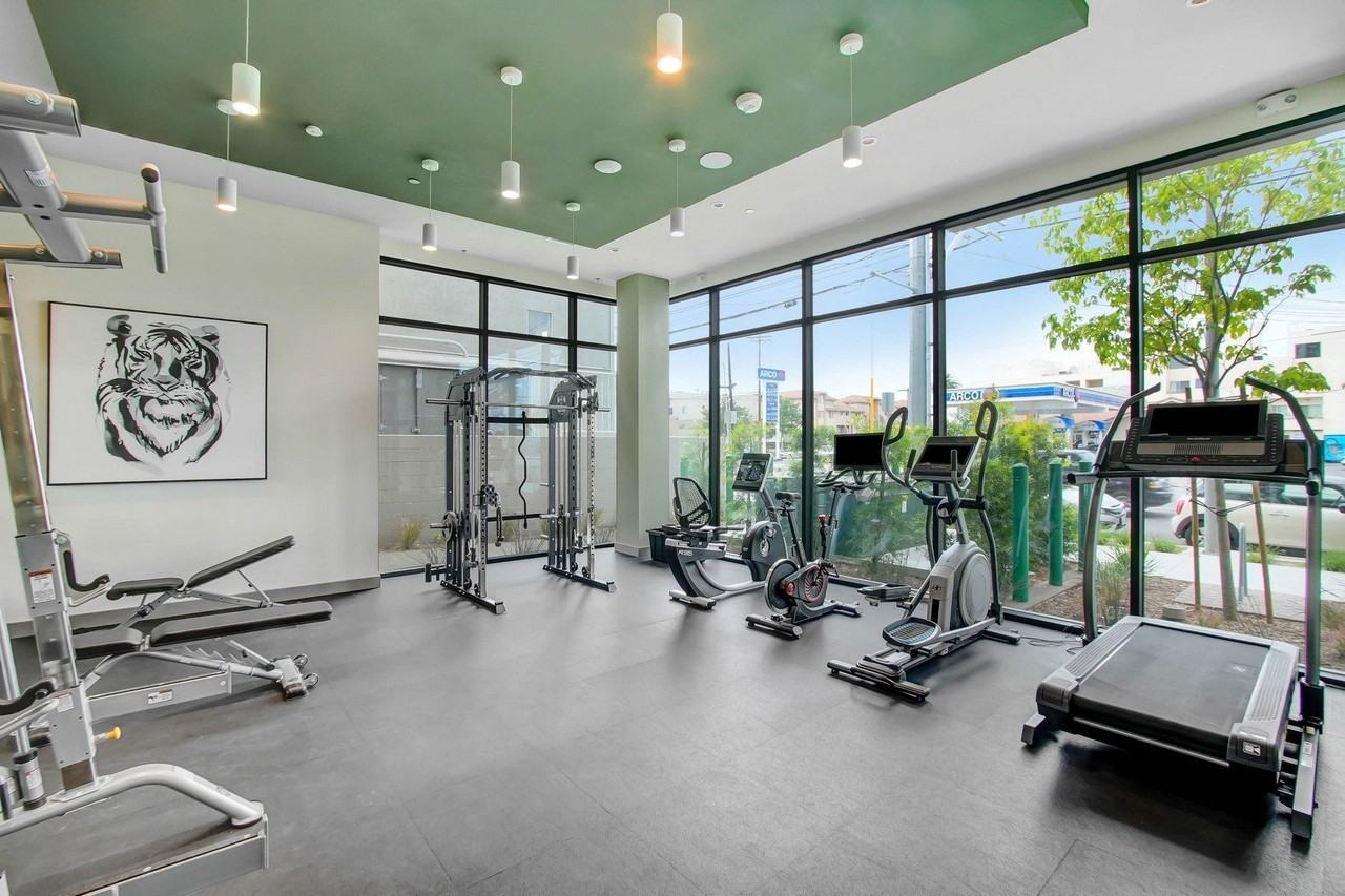 Skye at Warner Center - Photo 5 of 26