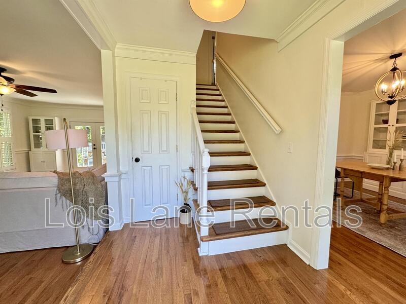 978 Mooring Dr - Photo 3 of 26