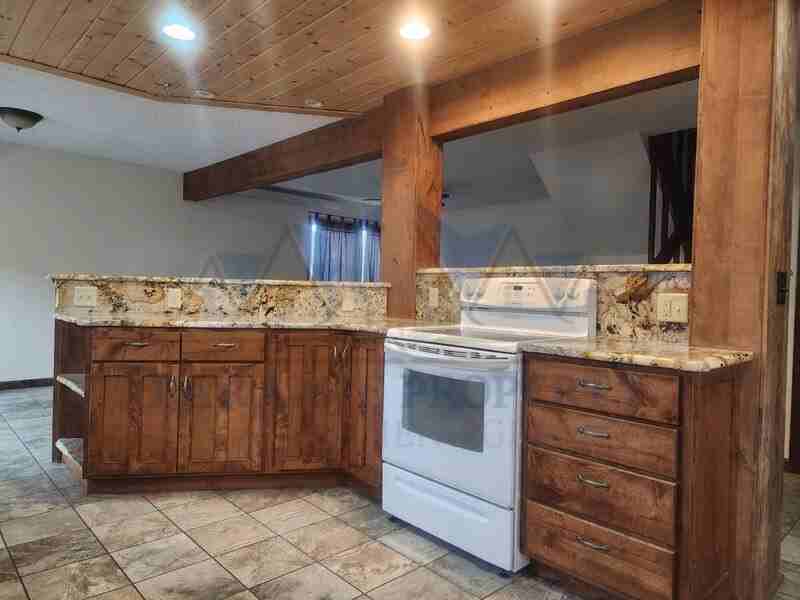 522 S Lincoln St #E - Photo 4 of 26