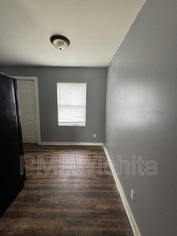 824 S Water St #2 - Photo 4 of 6