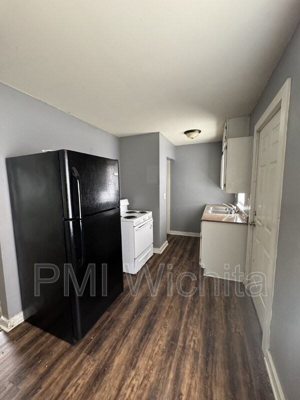 824 S Water St #2 - Photo 3 of 6