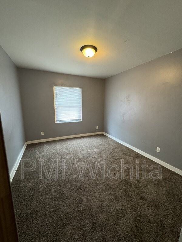 824 S Water St #2 - Photo 5 of 6