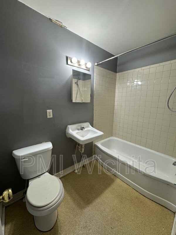 824 S Water St #2 - Photo 6 of 6