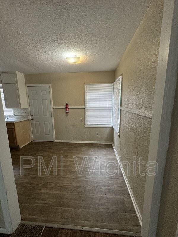 828 S Water St #1 - Photo 4 of 7
