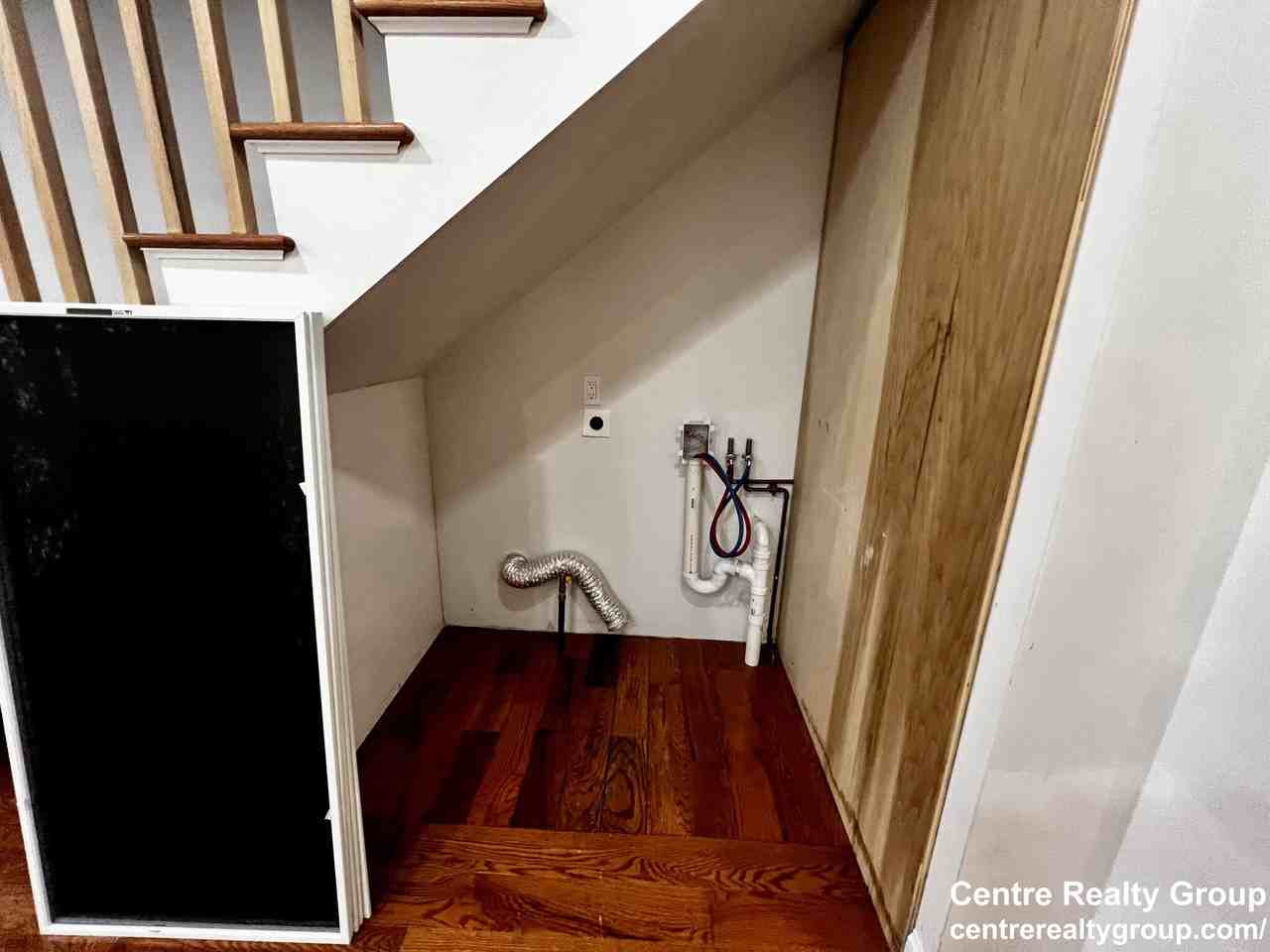 4350 Washington St #R - Photo 5 of 11