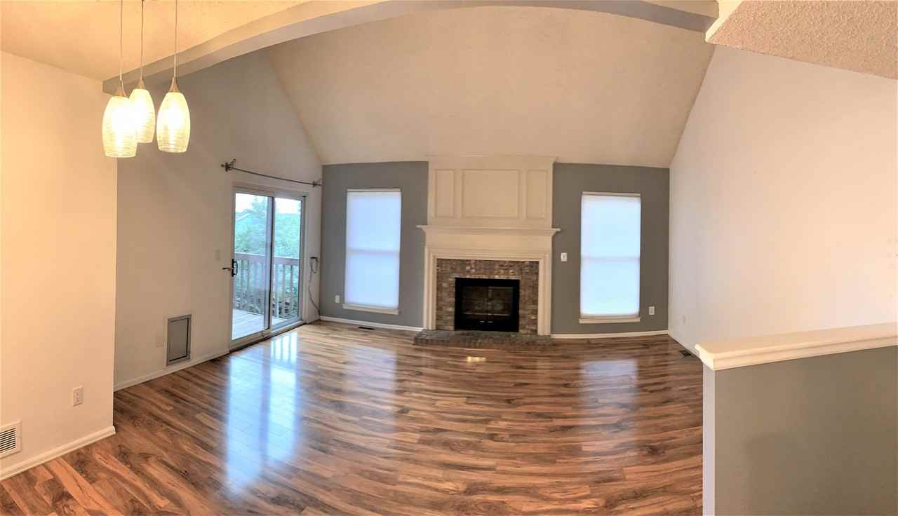 430 Somerset Drive - Photo 2 of 10