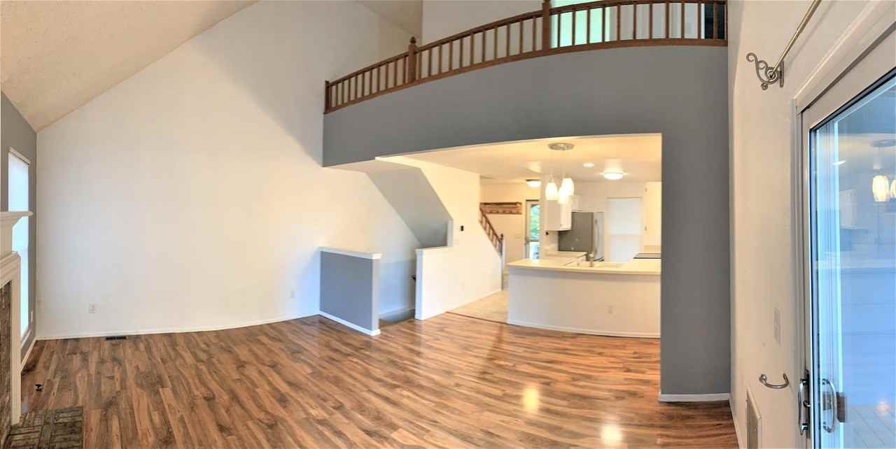 430 Somerset Drive - Photo 3 of 10