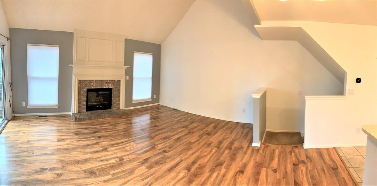 430 Somerset Drive - Photo 4 of 10