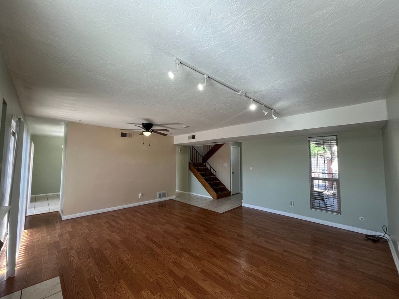 112 Calle Playa Del Sol Ne - Photo 3 of 26