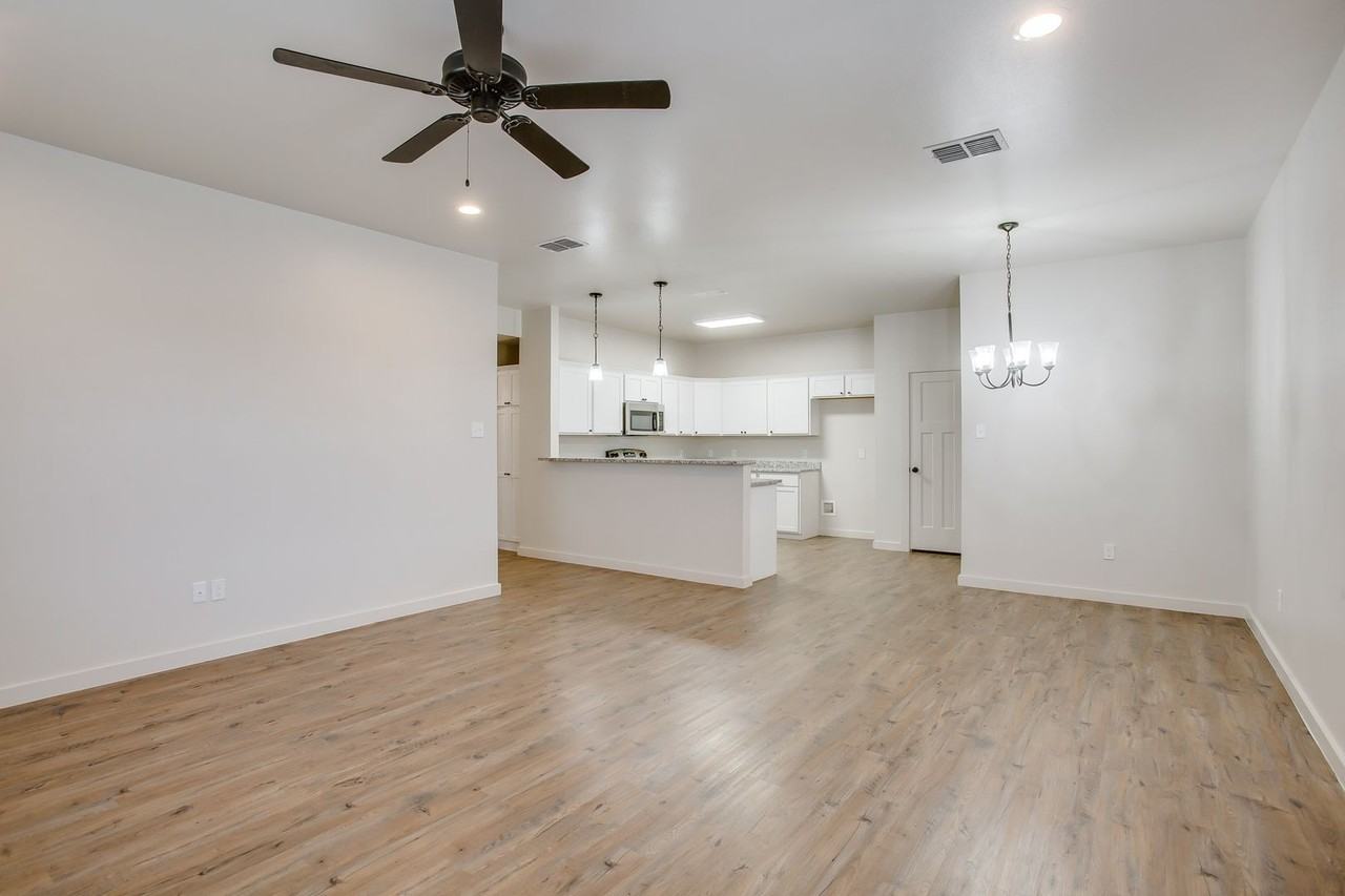 BG 5515 121st Street - Photo 3 of 15